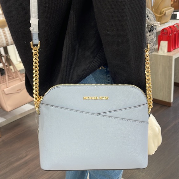 MICHAEL KORS
Jet Set Travel Medium Dome Crossbody Bag
Pale Blue 
NWT - Picture 13 of 16